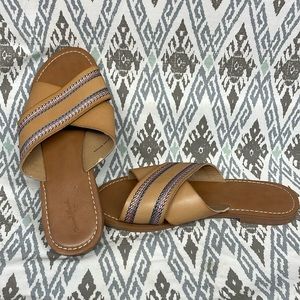 Universal threads sandals